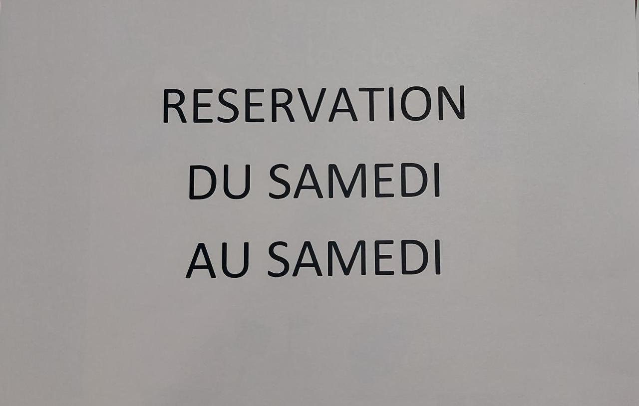 Grand T3 Lumineux Spacieux Propre, Tout Confort, Parking, Ascenseur, Emplacement Central Unique, Port-Commerces-Mer Et Plages A Pied, Location Du Samedi Au Samedi サナリー・シュル・メール エクステリア 写真