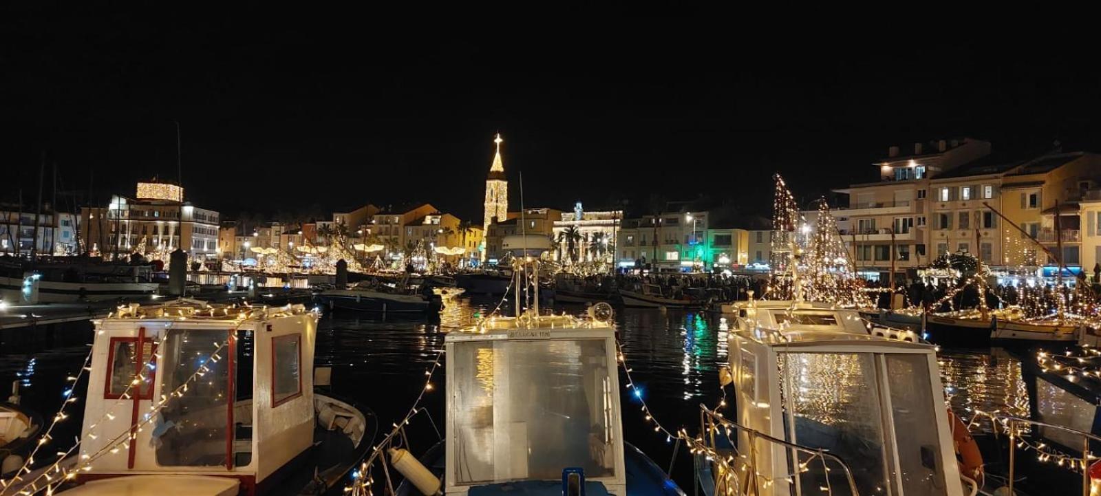 Grand T3 Lumineux Spacieux Propre, Tout Confort, Parking, Ascenseur, Emplacement Central Unique, Port-Commerces-Mer Et Plages A Pied, Location Du Samedi Au Samedi サナリー・シュル・メール エクステリア 写真